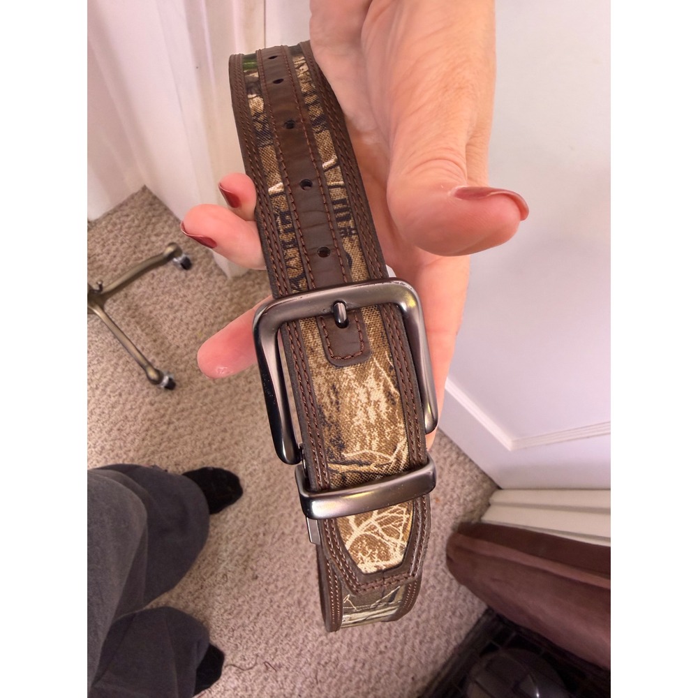 Realtree Mens Camo Reversible Belt Brown Faux Leather Trim Gunmetal Buckle 44in